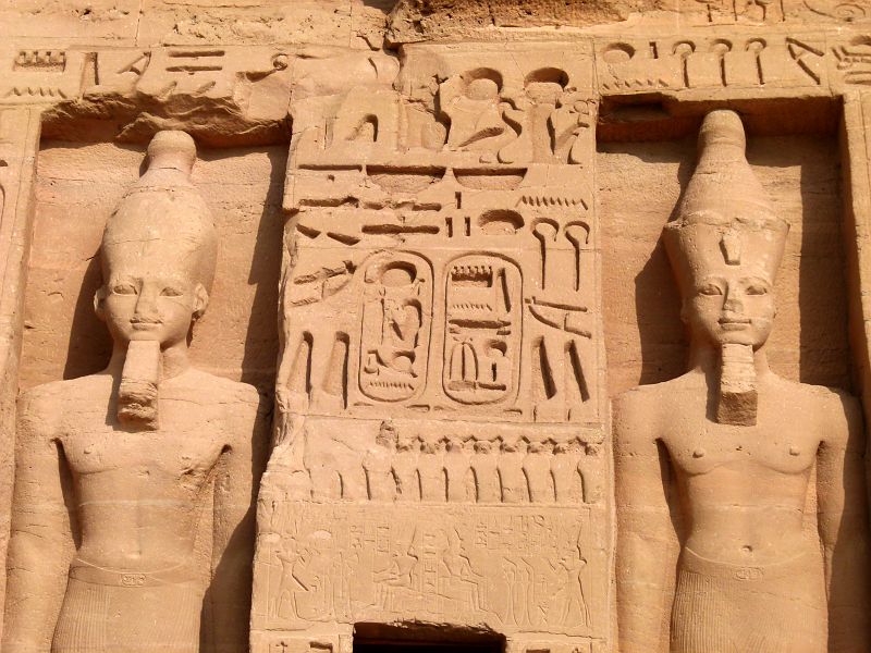 Abou Simbel Temple Nefertari 0841.jpg